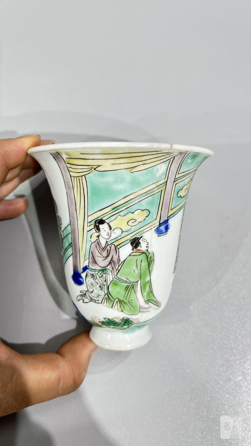 清康熙 五彩西厢记人物仰钟杯 - 图5
